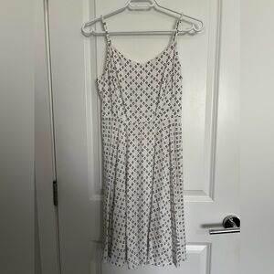 OLD NAVY WHITE AND BLUE DRESS - MEDIUM